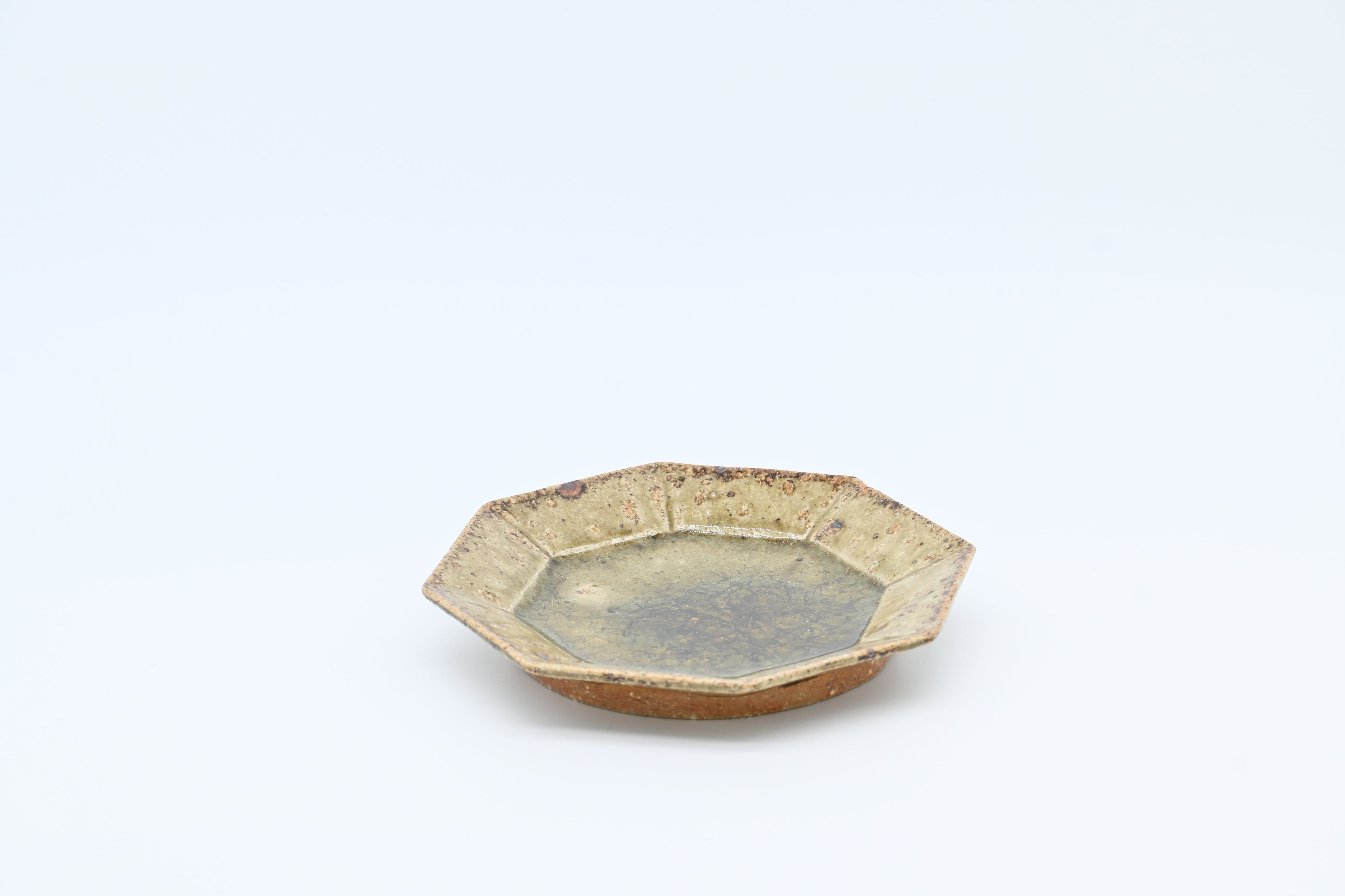 宮城陶器　八角皿（灰釉）/Miyagi Toki — Octagonal Plate / Ash Glaze (Hai-yu)