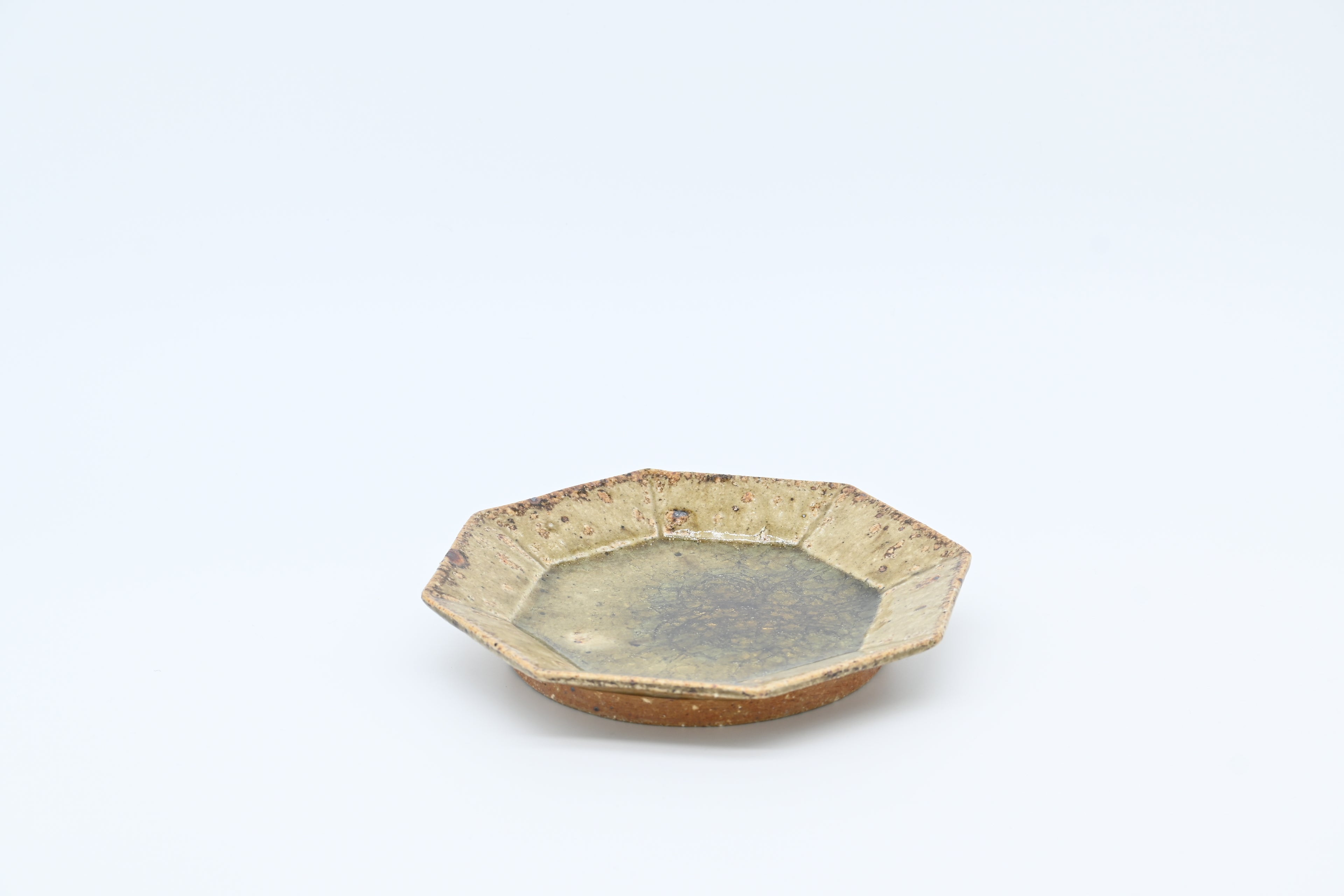 宮城陶器　八角皿（灰釉）/Miyagi Toki — Octagonal Plate / Ash Glaze (Hai-yu)