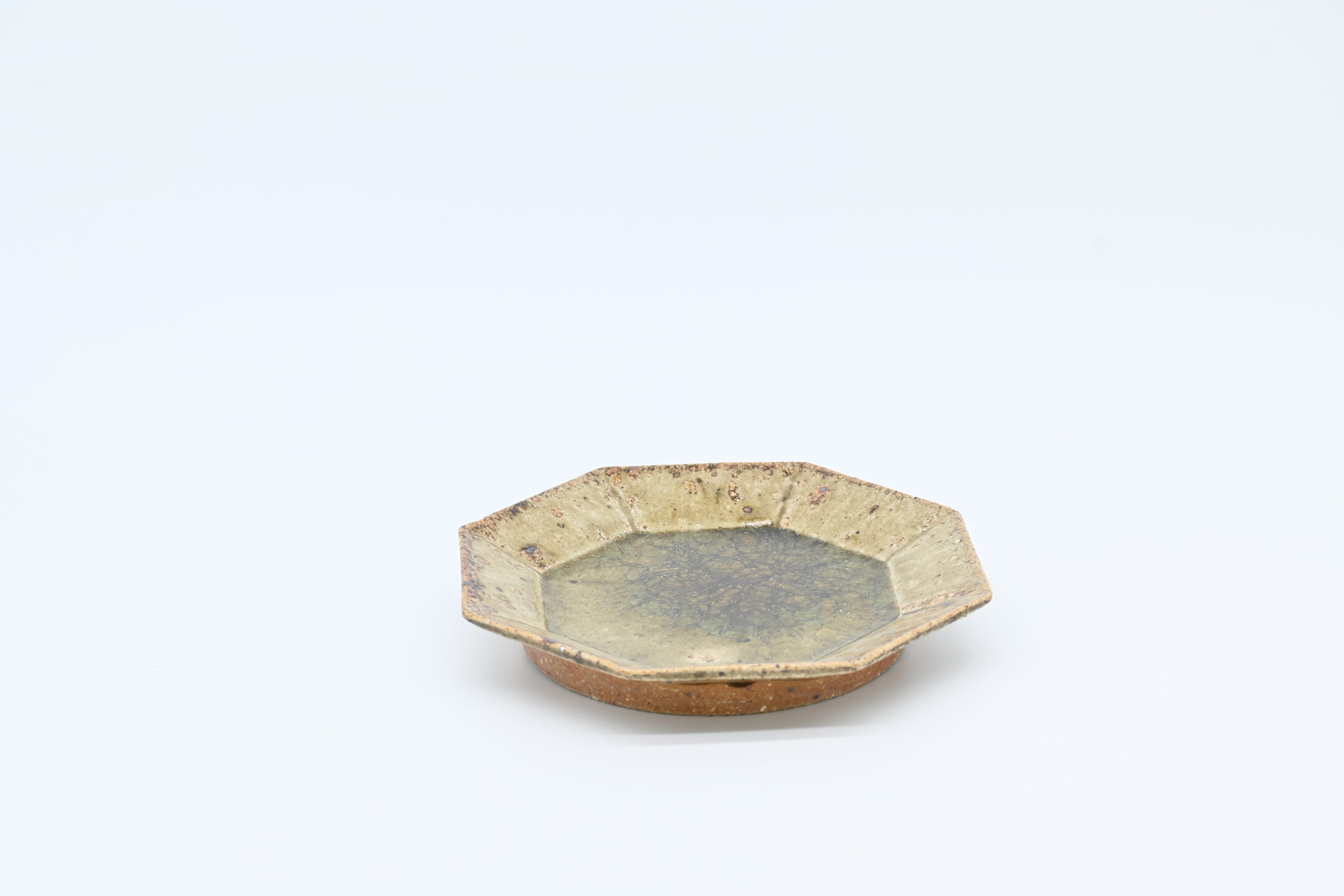 宮城陶器　八角皿（灰釉）/Miyagi Toki — Octagonal Plate / Ash Glaze (Hai-yu)