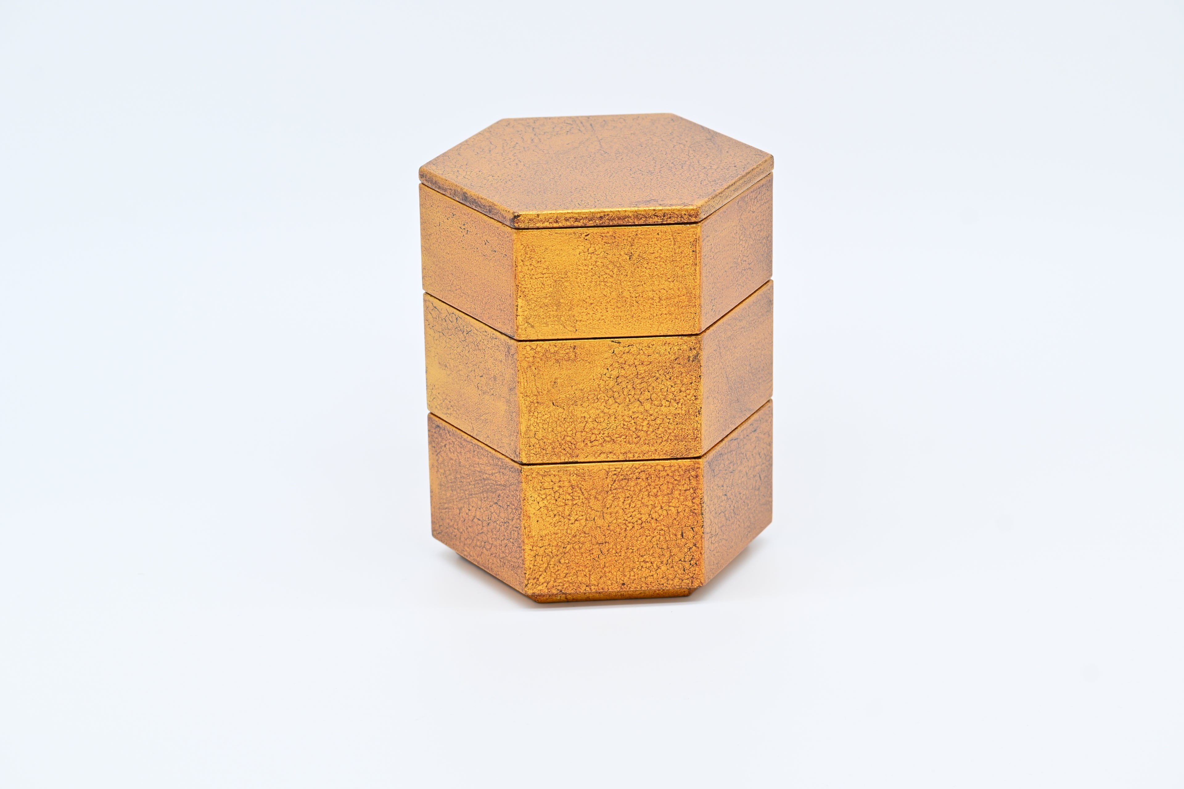 木漆工とけし　六角三段重箱（金）/Moku-Shikko Tokeshi — Hexagonal 3-Tier Jubako (Bento Box) / Gold
