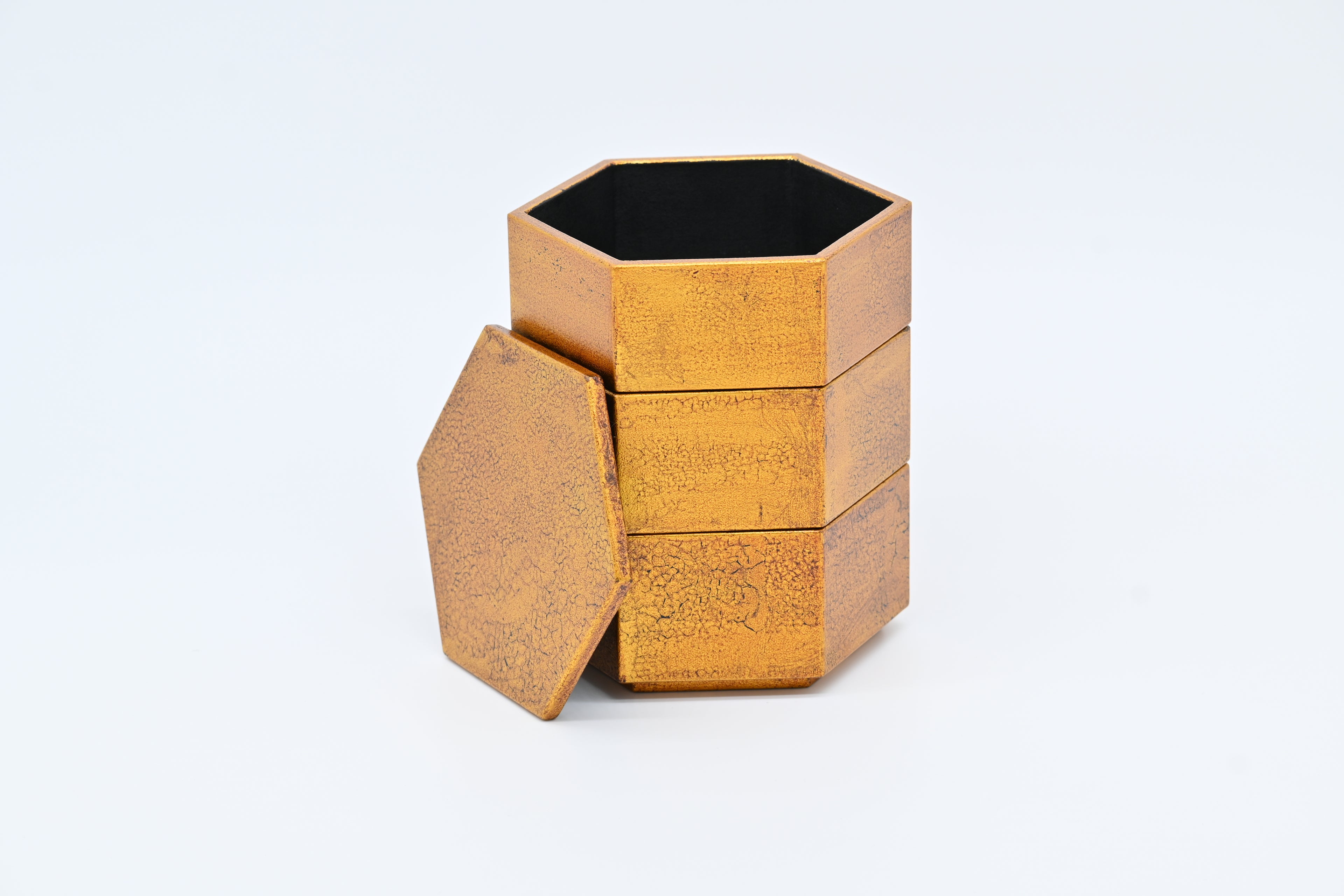 木漆工とけし　六角三段重箱（金）/Moku-Shikko Tokeshi — Hexagonal 3-Tier Jubako (Bento Box) / Gold