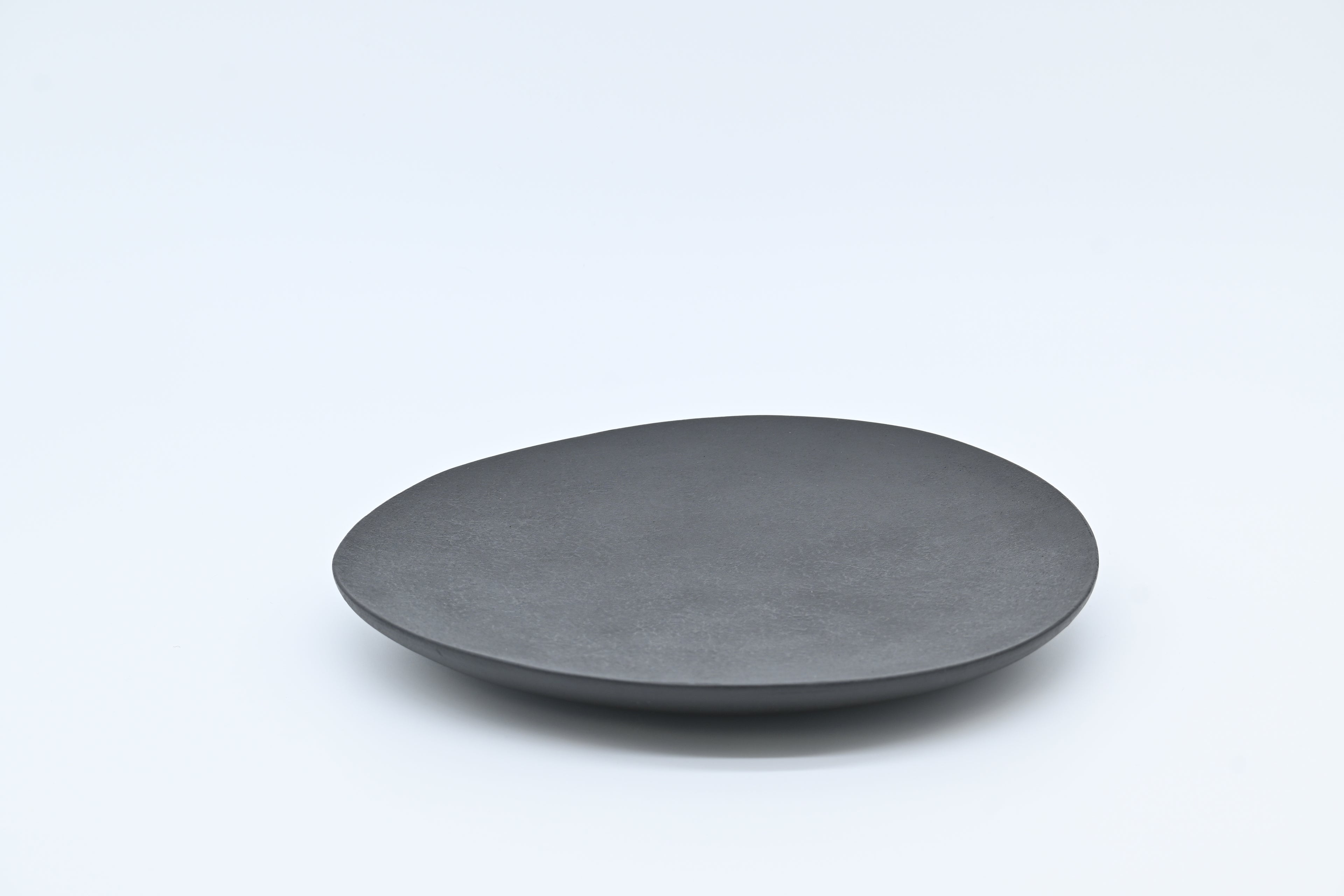 木漆工とけし　丸葉皿8寸 　黒/Moku-Shikko Tokeshi — Maruba (Round Leaf) Plate 8-sun / Black