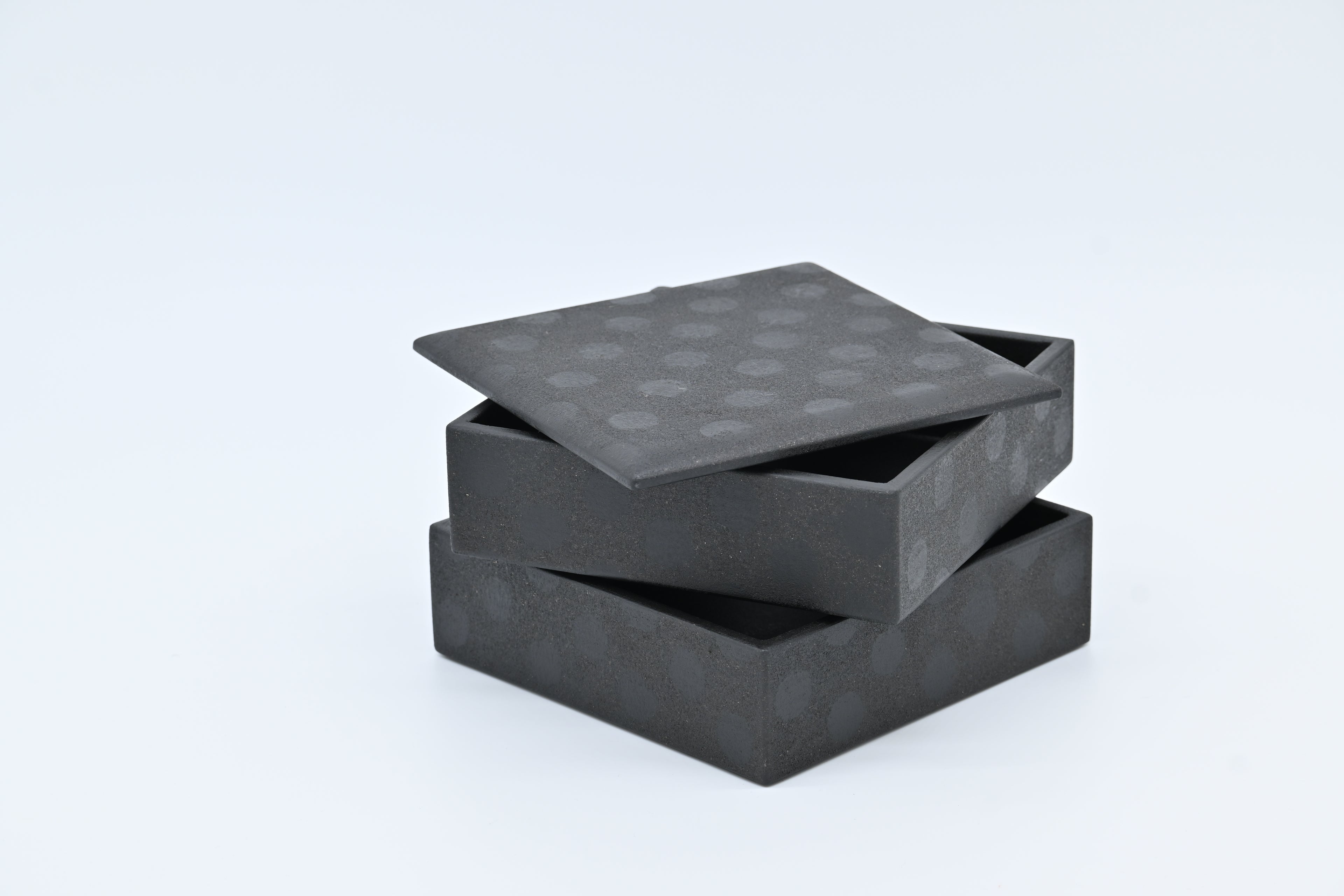 木漆工とけし　4.8寸重箱　 銀水玉/Moku-Shikko Tokeshi — 4.8-sun Jubako (Tiered Bento Box) / Silver Dots