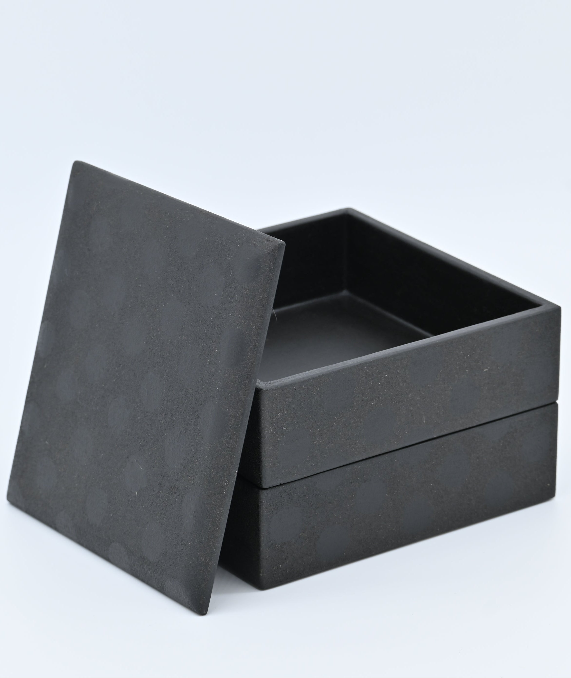木漆工とけし　4.8寸重箱　 銀水玉/Moku-Shikko Tokeshi — 4.8-sun Jubako (Tiered Bento Box) / Silver Dots