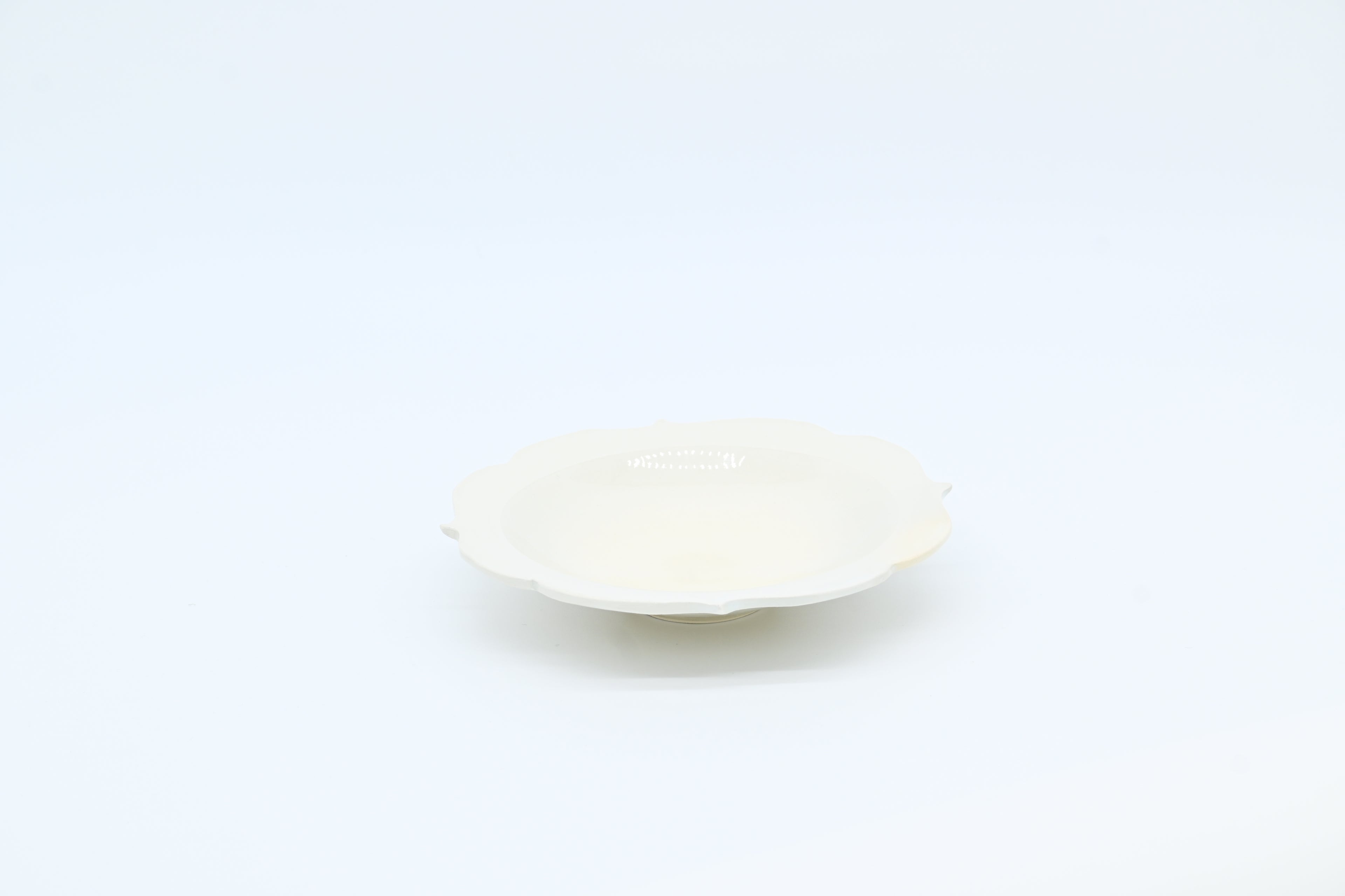 monohanako 陶器 チャクラ皿　L/白 /monohanako — Chakra Plate (L) / White